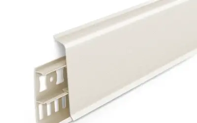 Плинтус напольный ПВХ Идеал Деконика 85 мм 033 Кремово-белый