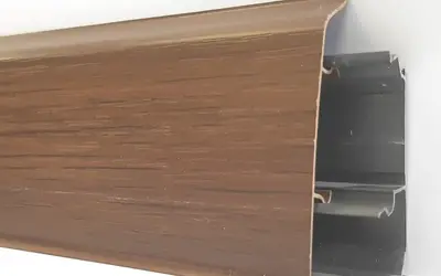 Плинтус напольный ПВХ Декор Пласт 67 мм LL021 Дуб Венге