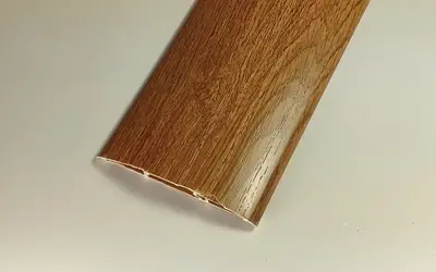 Наличник ПВХ с кабель-каналом 70мм Идеал 206 Дуб коньячный